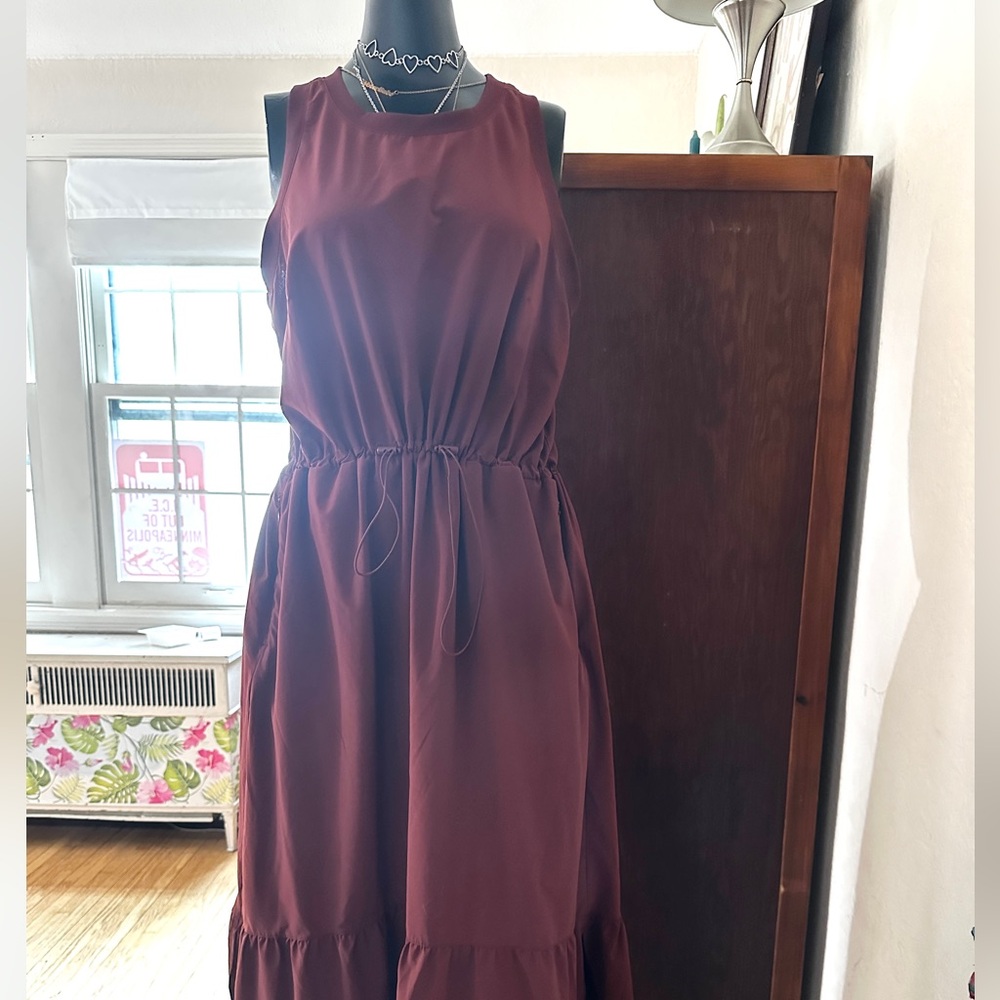 The zella Pursuit Tiered Midi Dress